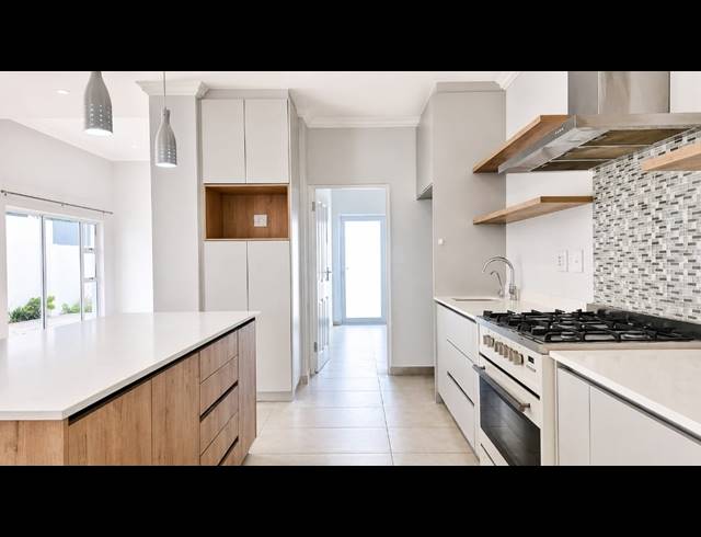 4 BEDROOM FREEHOLD FOR SALE IN SANDOWN